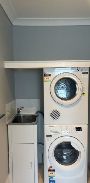 Spacious Studio - Photo 1