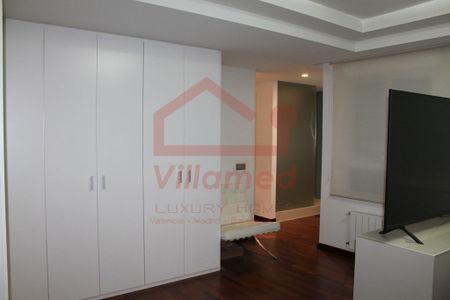 3 bedroom luxury Apartment for rent in Poeta Quintana, Valencia, Valencian Community - Photo 2