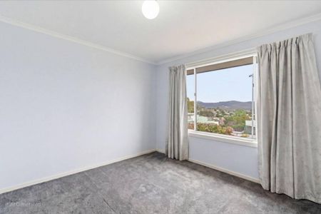 4 Bedroom family home with Views. - Photo 3