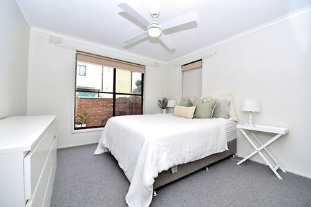 Comfortable living in an idyllic location! - Photo 5