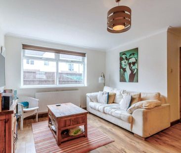 2 bedroom maisonette to rent - Photo 1