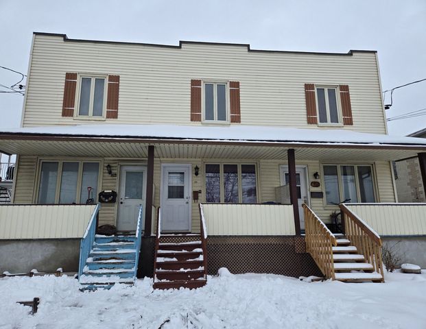 À louer / Maison à étages - Photo 1