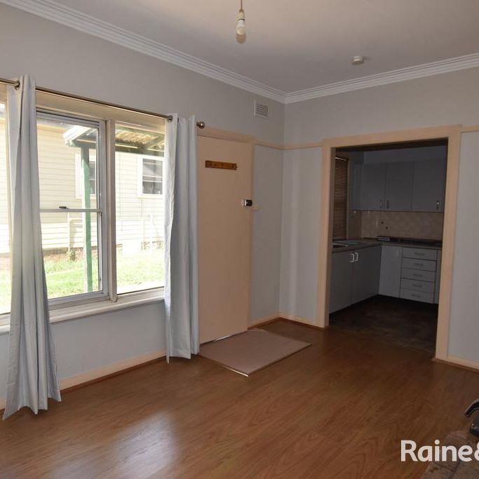 1/6 Cox Avenue, Orange, NSW 2800 - Photo 1