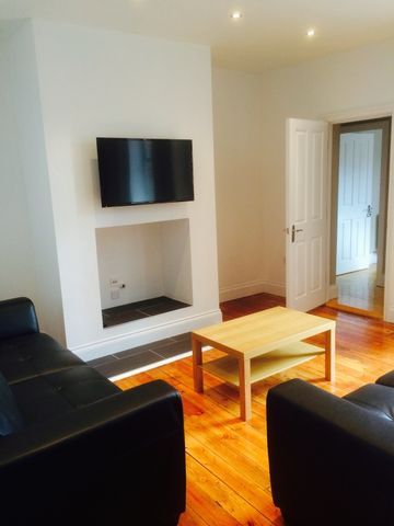 Doncaster Road - Photo 2