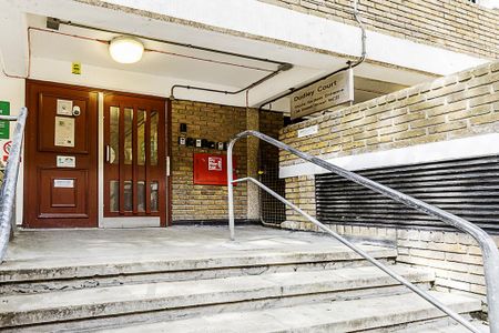 3 bedroom flat to rent - Photo 2