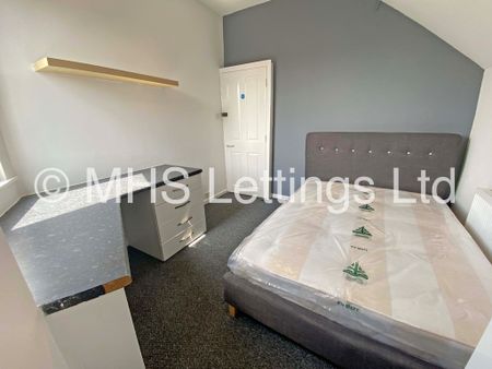 4 Bedroom End Terraced House for rent in Beechwood Mount - Photo 3