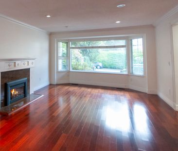 Unfurnished and Updated Dundarave Home - Photo 2