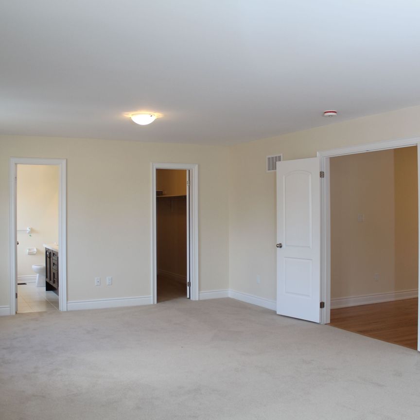 For Lease - 207 Gardiner Drive, Bradford West Gwillimbury, Ontario - Photo 1