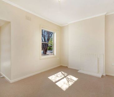 Fresh 3 Bedroom home - Photo 5