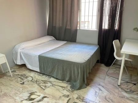 Calle Porvenir, Sevilla, Andalusia 41013 - Photo 3