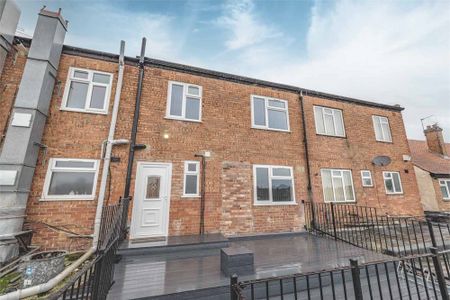 2 bed flat to rent in Farnham Road, Slough, SL1 - Photo 4