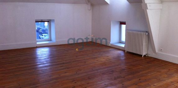 Location Appartement 2 pièces 49m² LA ROCHE SUR YON 85000 - Photo 2