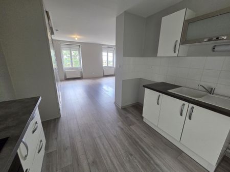 Location Appartement 4 pièces 67m² LE CREUSOT 71200 - Photo 5