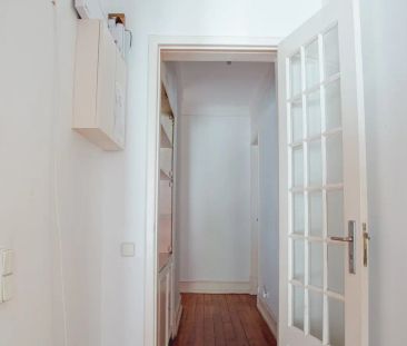 Room in a shared 4-bedroom apartment for rent in Lisbon, perfect for professionals and students - Photo 6