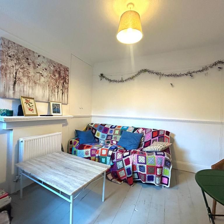 4 bedroom terraced house to rent - Photo 1