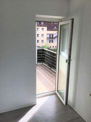 Renovierte 3 - Zimmer Wohnung mit Balkon in Zentrumsnähe - Foto 5