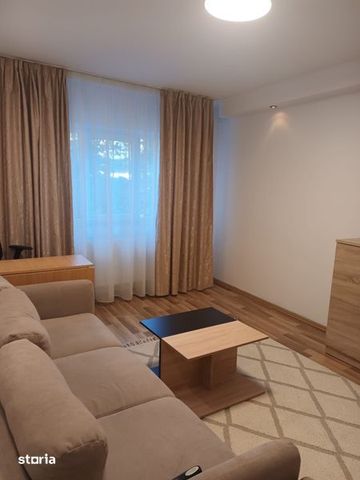 Inchiriez apartament cu 2 camere in centru - Fotografie 4