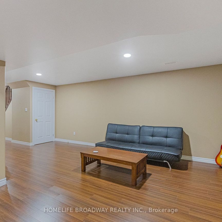 For Lease - 752 Paris Boulevard, Waterloo, Ontario - Photo 1