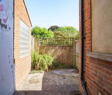 Wincheap, Canterbury, CT1 - Photo 3