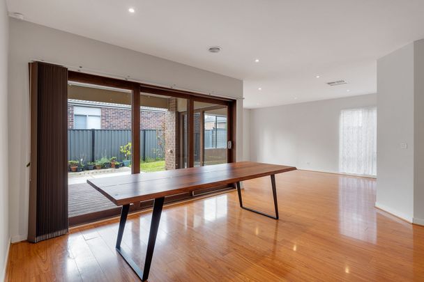 Modern & Cosy Family Home! - Photo 1