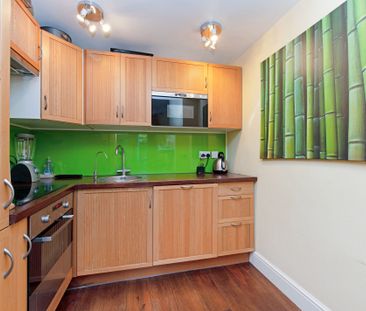 Sinclair Road, W14, London - Photo 2