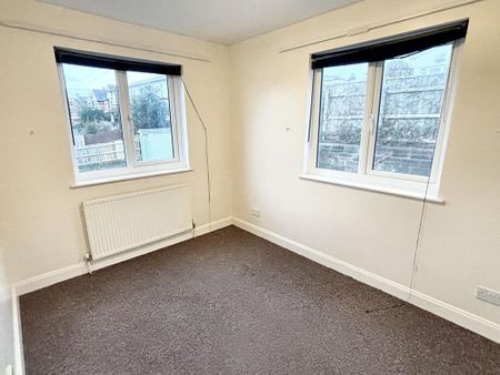 5 bedroom end of terrace house to rent - Photo 4