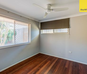 Modern Elegance, Solar, Multiple Car Spaces, Prime Location Plus Ho... - Photo 5