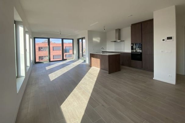 Appartement te huur - Photo 1