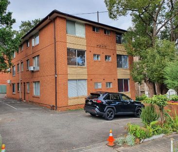 One-Bedroom Apartment - Photo 3