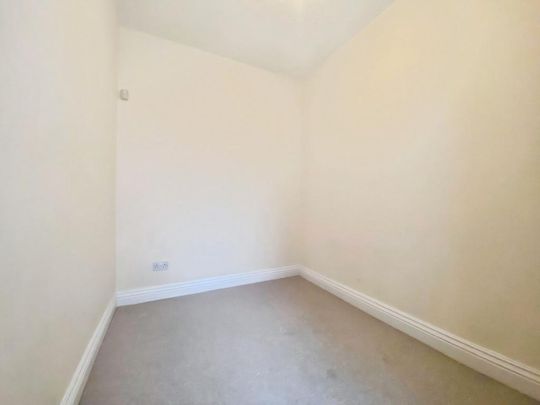 2 bedroom ground floor flat to rent - Photo 1