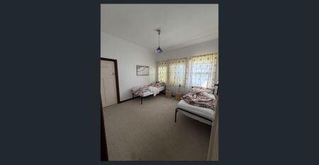 Spacious & Comfortable Living! - Photo 3