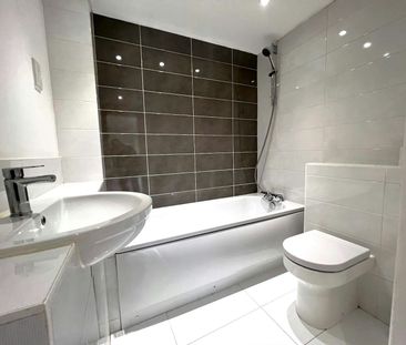 Flat to rent on - Photo 4