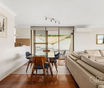 Generous Three Bedroom & Three Outdoor area Townhouse - Photo 4