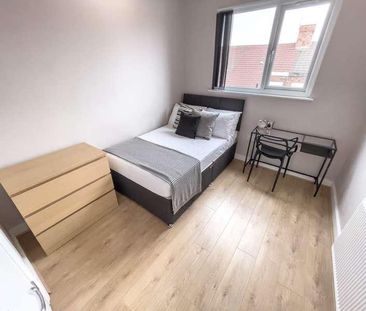 Esher Road, L6 - Photo 2