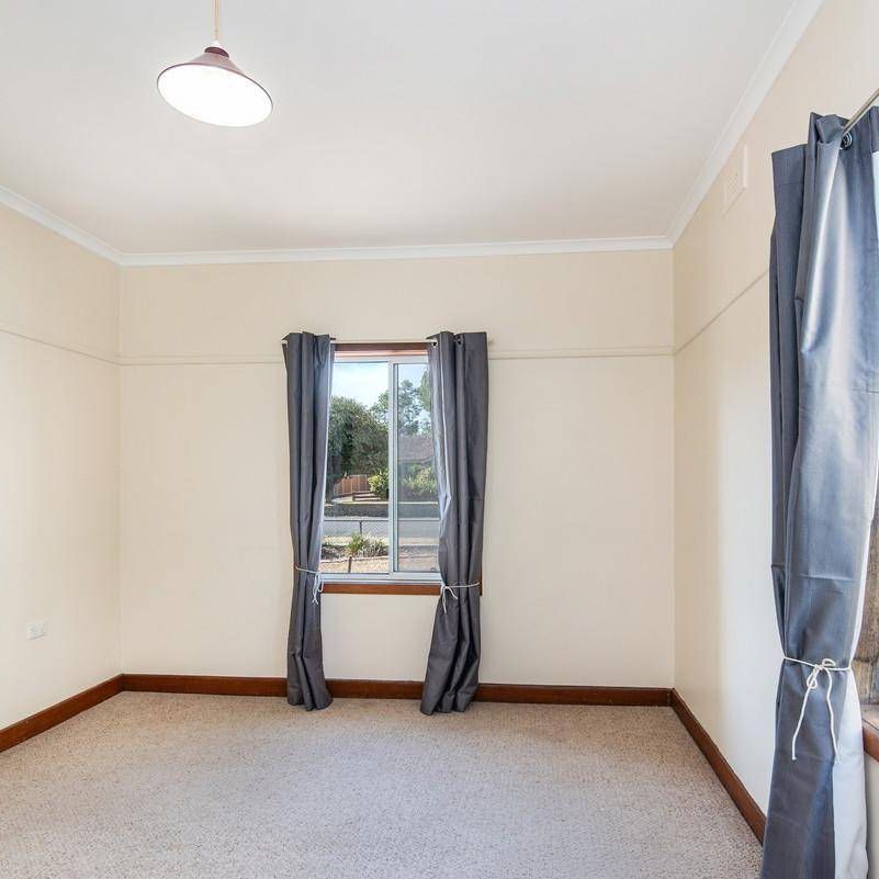 Low maintenance home - Photo 1