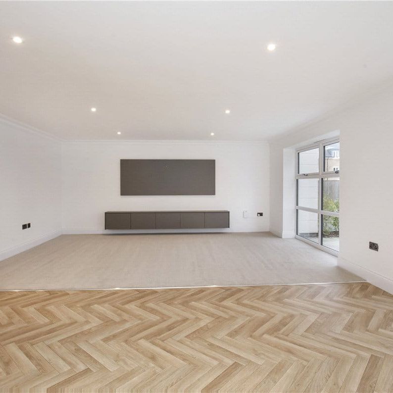 Brand new luxurious two bedroom two bathroom apartment with high specificattion throughout situated at the desirable south side of Harrogate - Photo 1