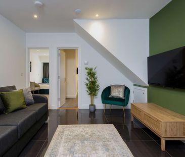 Beautiful new shared house in walking distance to QA Hospital Room 2 - Photo 5