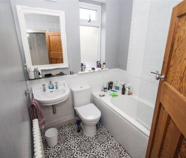 3 bedroom ground floor flat to rent - Photo 6