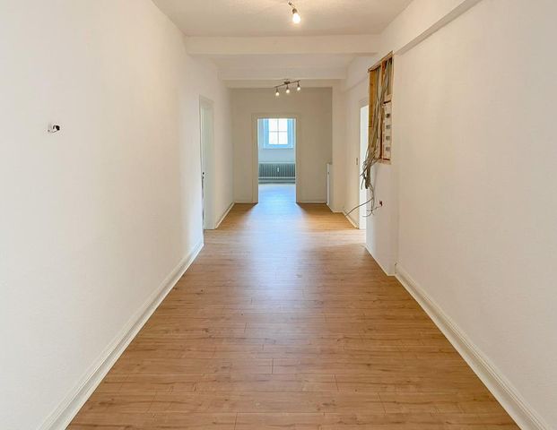 Wohnen zur Miete in einer Burg? 4-Zimmer Wohnung in der Burg Volperhausen! - Photo 1