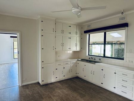 Neat Home In Perfect Location - Photo 5