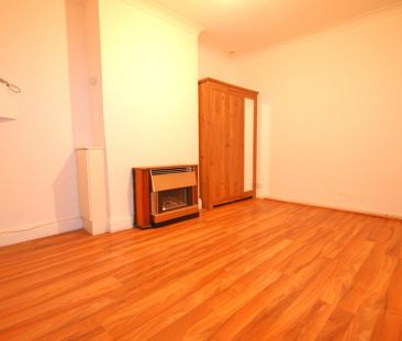 5 bedroom Semi-detached house to rent - Photo 6