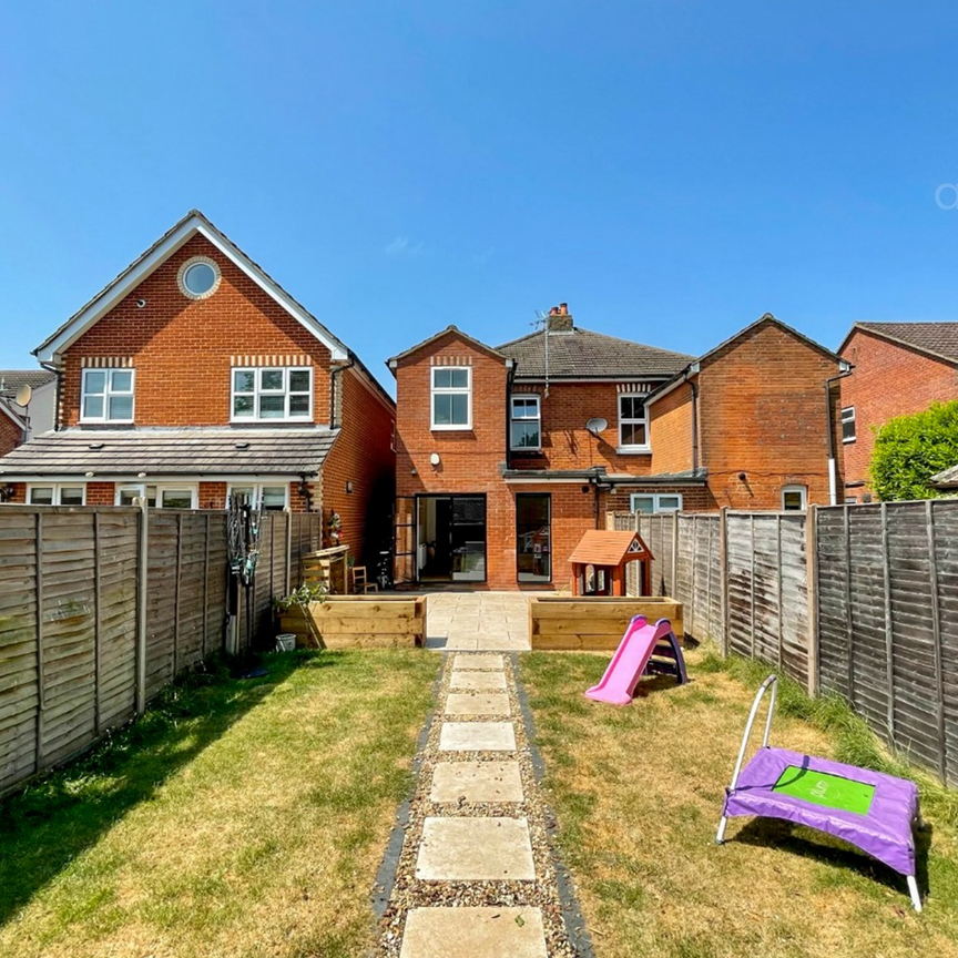 3 bed semi-detached house to rent in Clarence Road, Fleet - Photo 1