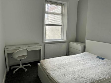 6 bedroom townhouse to rent - Photo 5