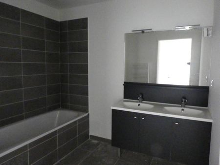 Location Appartement 3 pièces 66m² PUGET SUR ARGENS 83480 - Photo 3