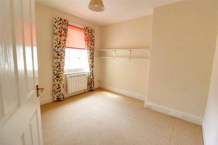 2 bedroom semi-detached house to rent - Photo 2