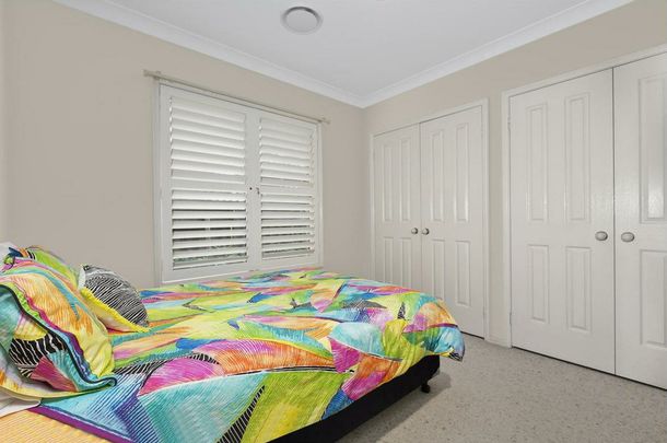 Family Home In Fantastic Location! - Photo 1