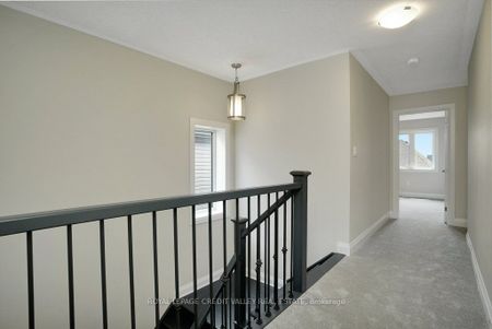 Detached Home For Lease | X8118156 - Photo 4