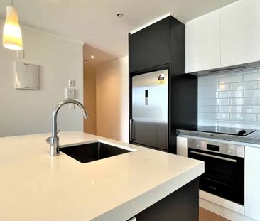 Exceptional City Living - Fully Furnished 2 Bedroom, 2 Bathroom + B... - Photo 3