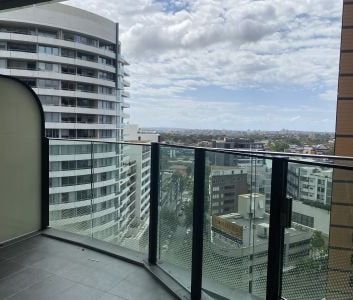 LARGE 1BED EXPERIENCE THE LUXURY LANDMARK - Photo 5