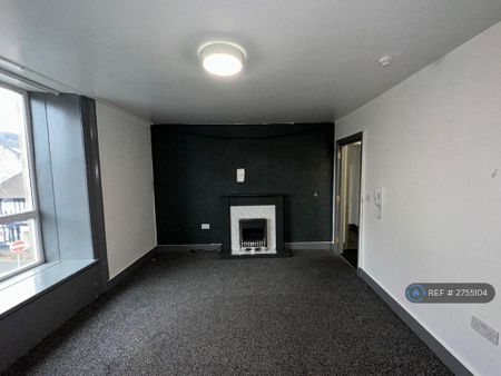 3 bedroom flat to rent - Photo 2
